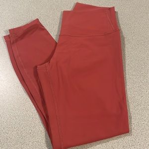 NWOT  Lululemon Wunder train size 6 briar rose